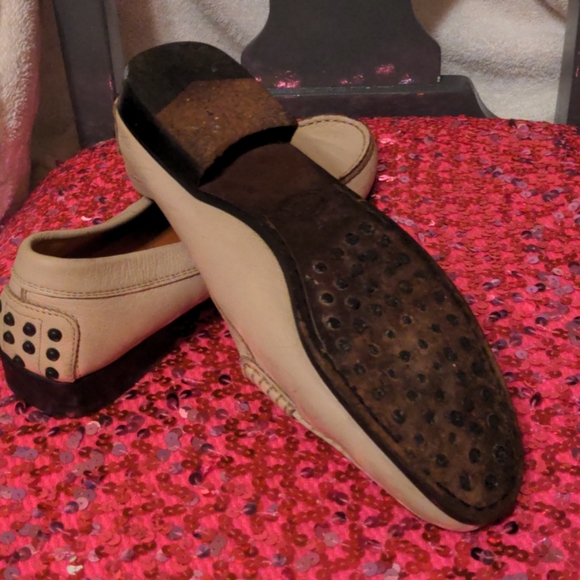 Vintage Tod's handmade in Italy loafers. - Picture 2 of 4